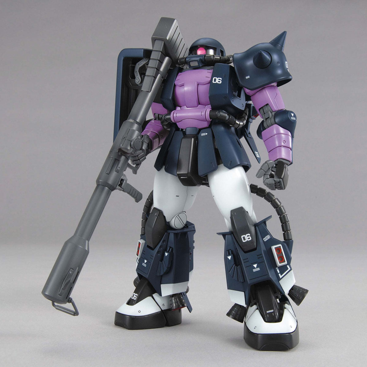 MG 1/100 MS-06R-1A Zaku II Ver. 2.0 (Black Tri-Star Custom)