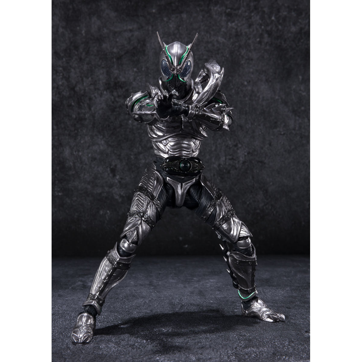 S.H.Figuarts KAMEN RIDER SHADOWMOON