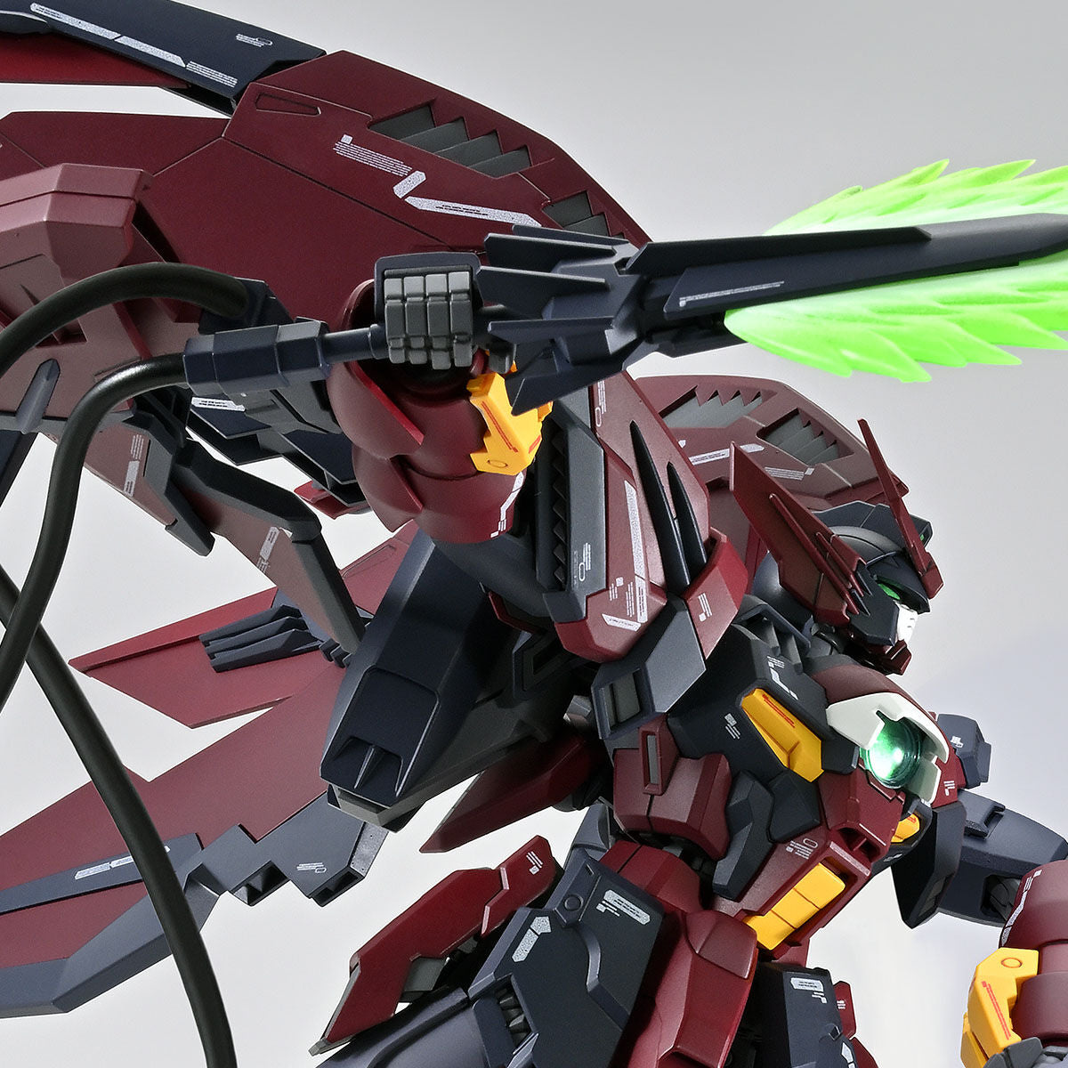 MG 1/100 GUNDAM EPYON EW (STURM UND DRANG UNIT)