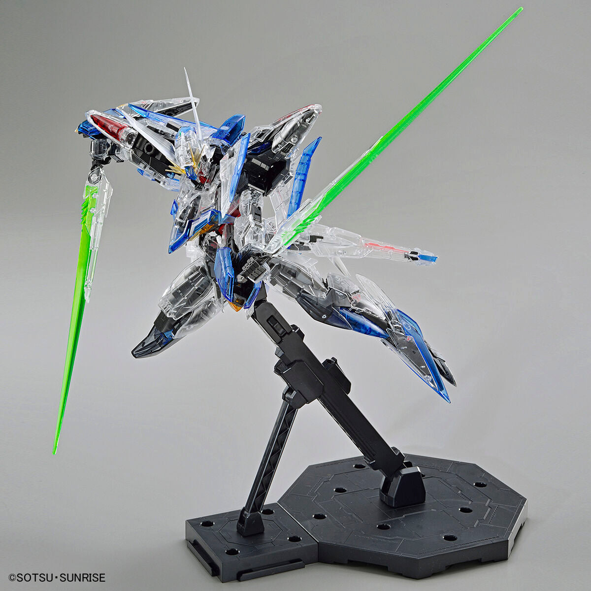 GUNDAM BASE LIMITED MG 1/100 ECLIPSE GUNDAM [CLEAR COLOR]